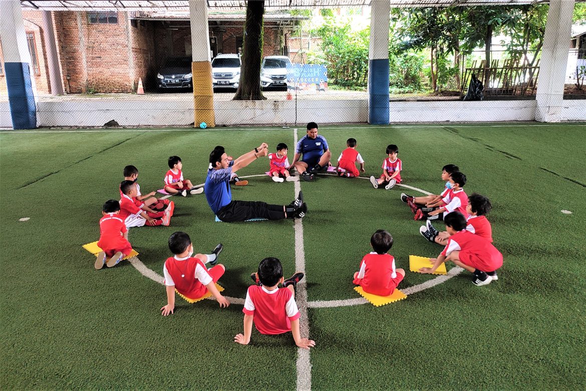 Yuk Belajar Sepak Bola di Splish Splash Soccer Smart Bintaro